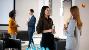 emprendedores intercambiando conocimientos