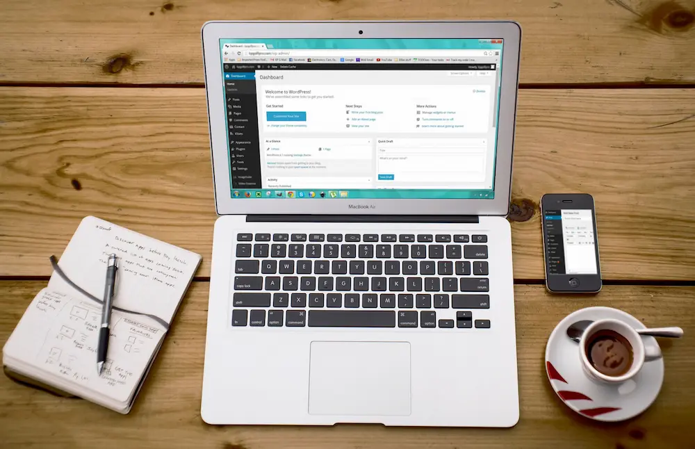 Guía práctica para actualizar plugins y temas en WordPress