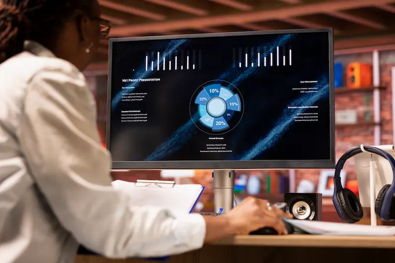 marketing de servicios con tendencias digitales y análisis de datos