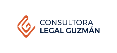 Logo de Consultora Legal Guzmán con isotipo naranja y tipografía azul