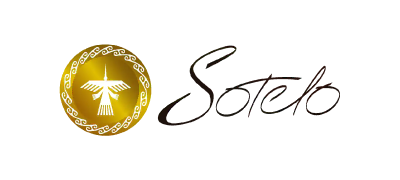 Logo de Pisco Sotelo con medallón dorado y tipografía oscura